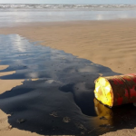 barril petroleo praia 150x150 - (Português do Brasil) A importância do Dia Mundial do Meio Ambiente (V.4, N.5, P.5, 2021)